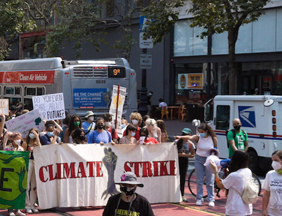 Students demand that teacher pension fund revoke fossil-fuel investments