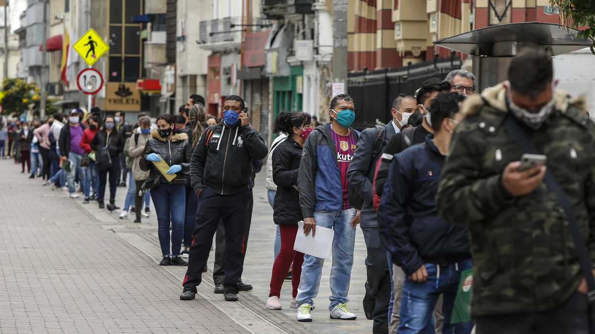 Desempleo urbano en Colombia cae al 14,8% en enero