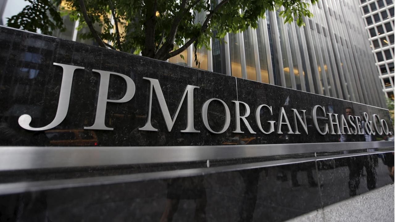 JPMorgan y Danske Bank congelan fondos expuestos a activos rusos