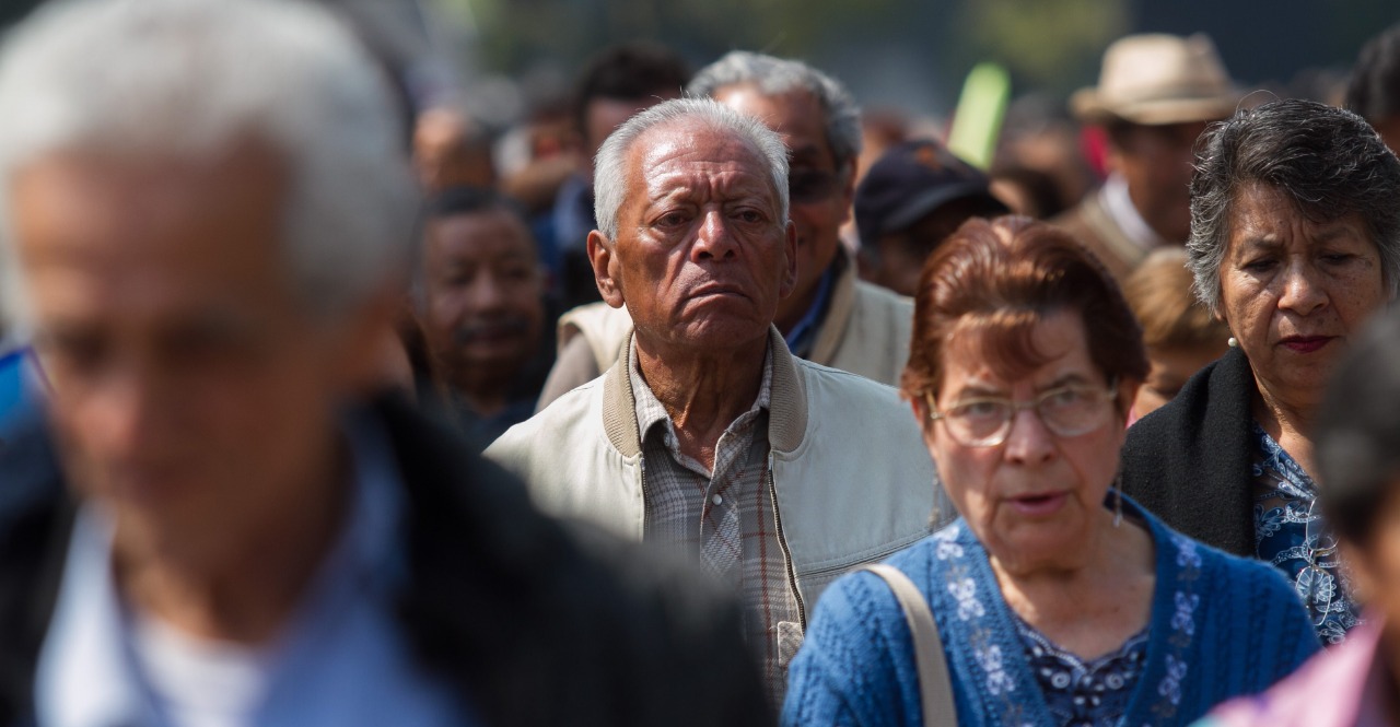 Sistema de pensiones y apoyo social a adultos mayores en México, 1979-2019