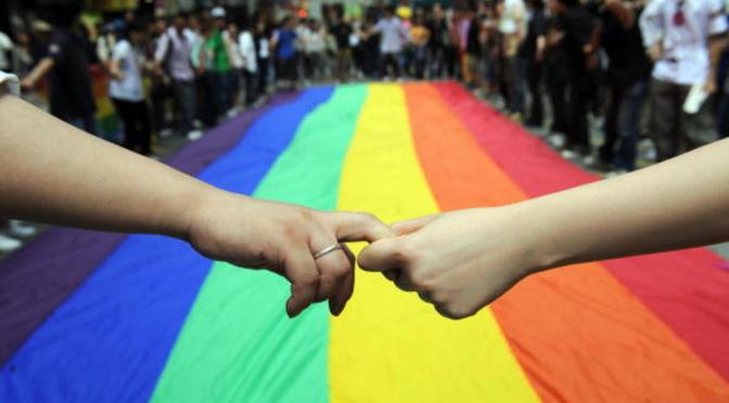 Salud y tercera edad: envejecimiento en personas LGBT