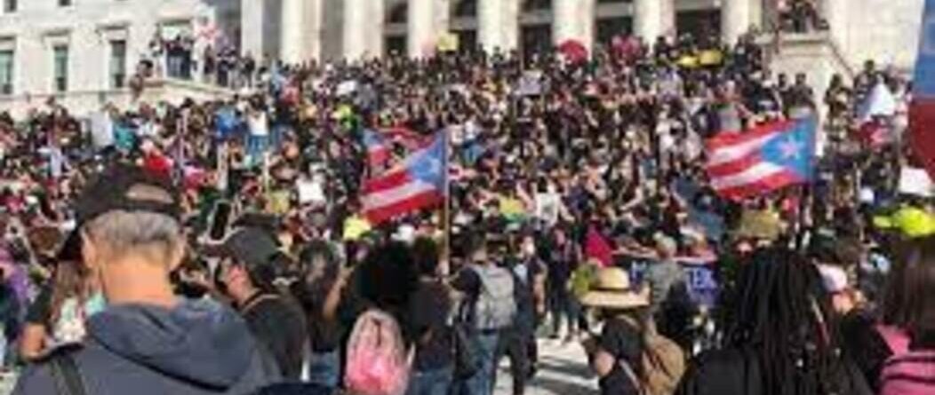 Cientos marchan en Puerto Rico por la salud, educación y pensiones dignas