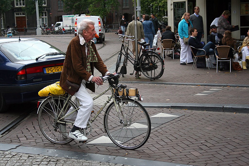 From ageing to active living -- working through old age in EU